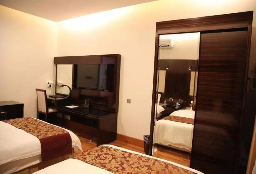 Hotelli Raoum Inn Khafji Corniche