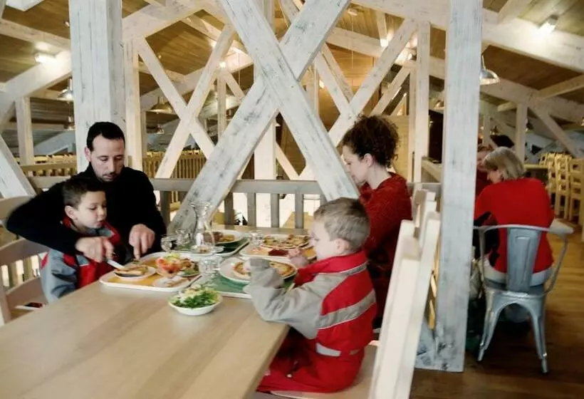 ホテル Résidence Les Grandes Feignes