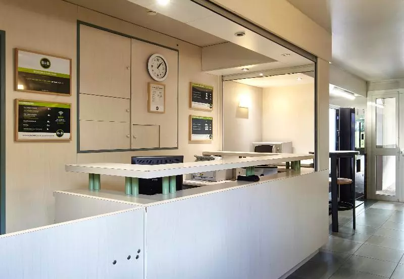 B&b Hotel Saclay