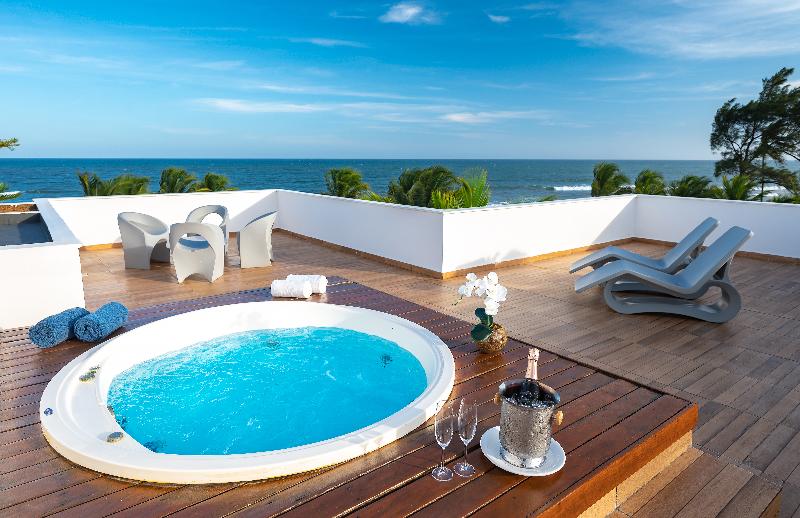 בית מלון כפרי B Blue Beachouses