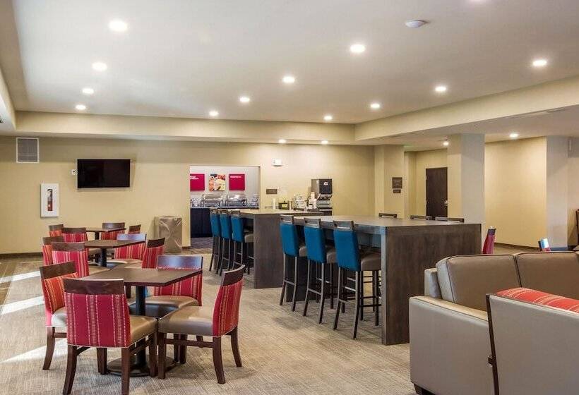 فندق Comfort Suites