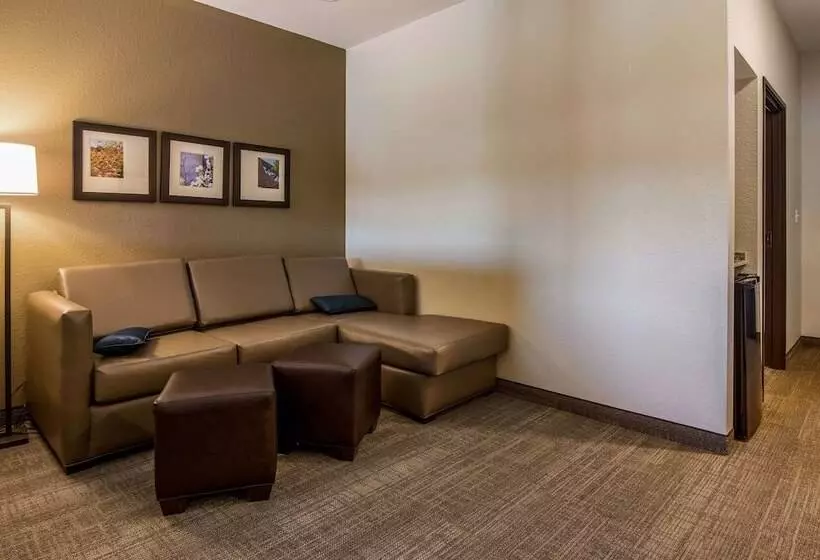 Hotelli Comfort Suites