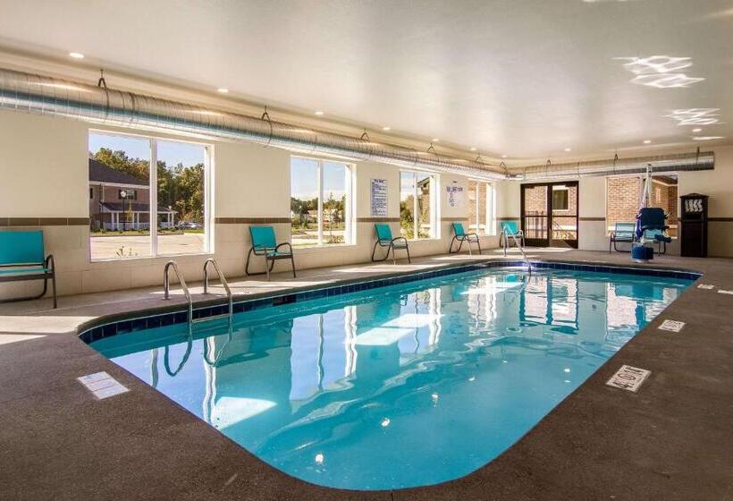 فندق Comfort Suites