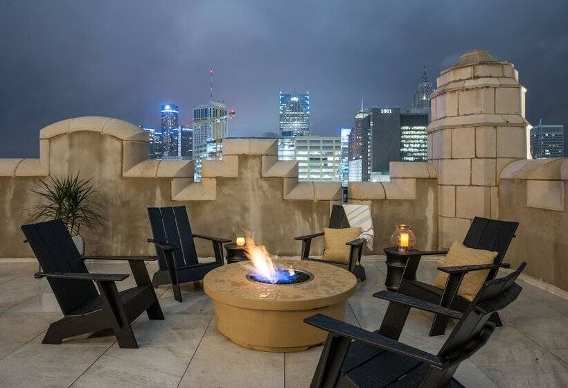 هتل Element Detroit At The Metropolitan