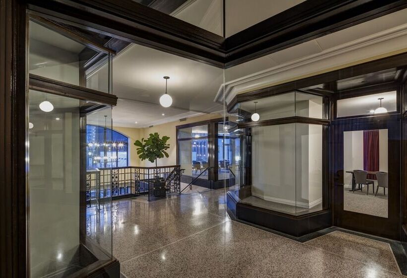 هتل Element Detroit At The Metropolitan