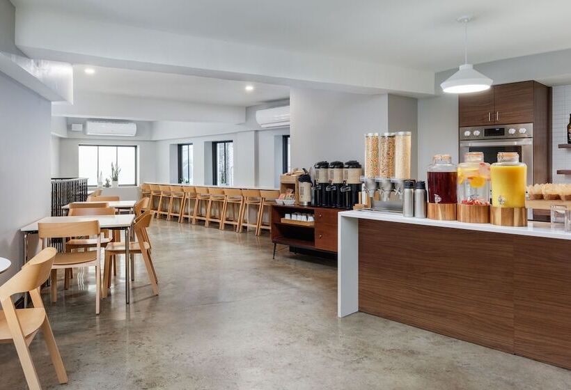 هتل Element Detroit At The Metropolitan