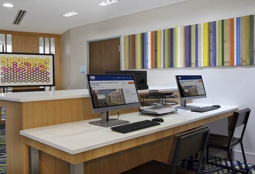 فندق Holiday Inn Express And Suites Frisco Nw