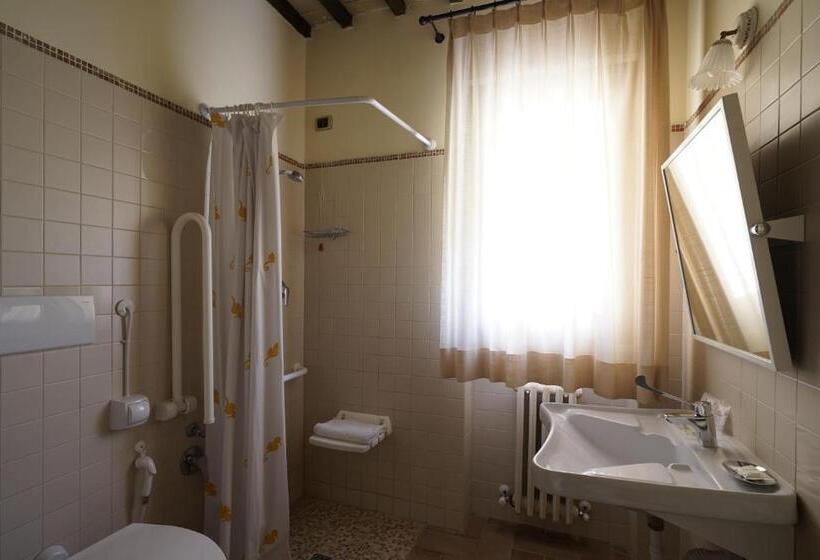 هتل Il Castellaro Country House