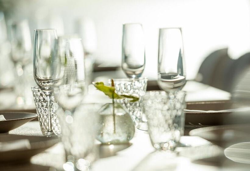 Iraph Sui, A Luxury Collection Hotel, Miyako Okinawa