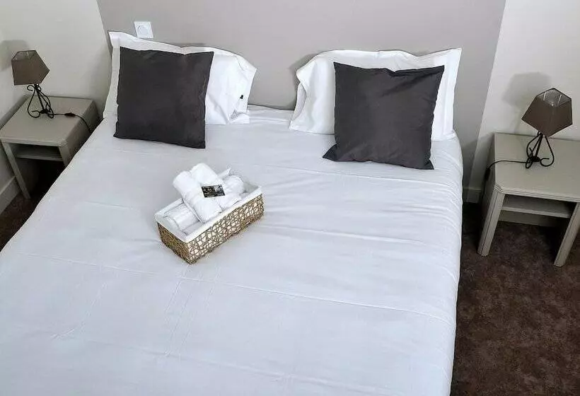 Le Lion D Or   Logis Hotels   Hotel 2 étoiles Et Restaurant