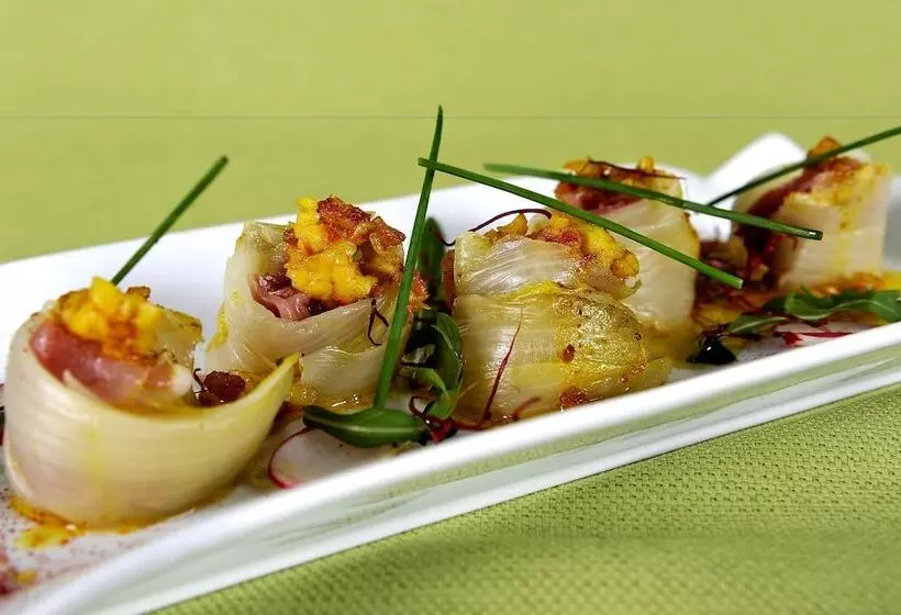 Le Lion D Or   Logis Hotels   Hotel 2 étoiles Et Restaurant