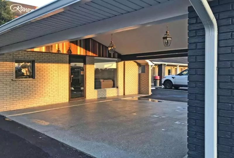 Hotelli Rodeway Inn South