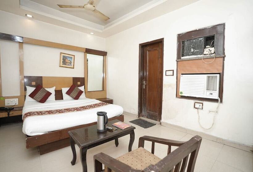 酒店 Sai Dham International