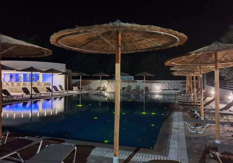 Hotelli Saint George Resort