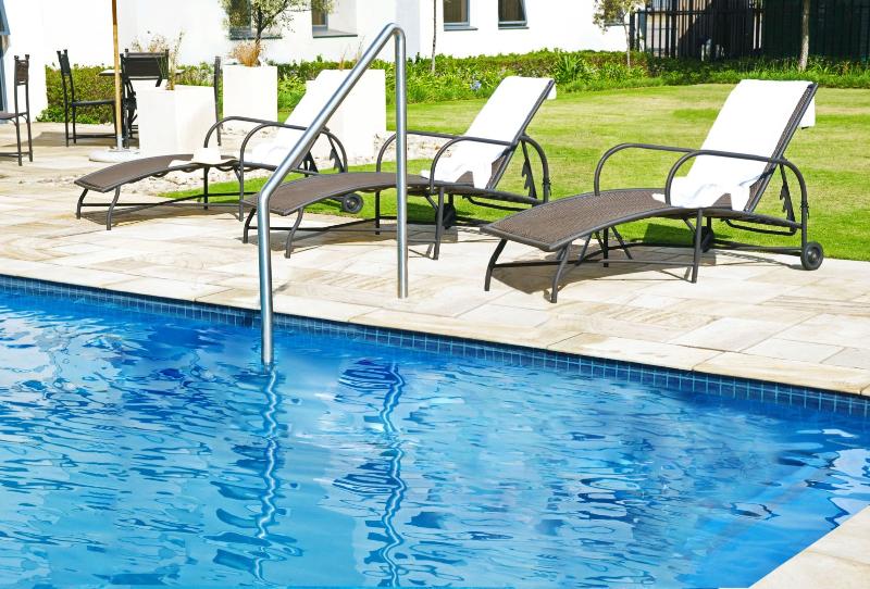 Отель Stayeasy Emalahleni