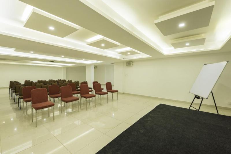 Отель Suvarna Inn