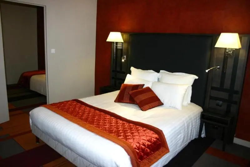 Le Lion D Or Logis Hotels Hotel 2 étoiles Et Restaurant