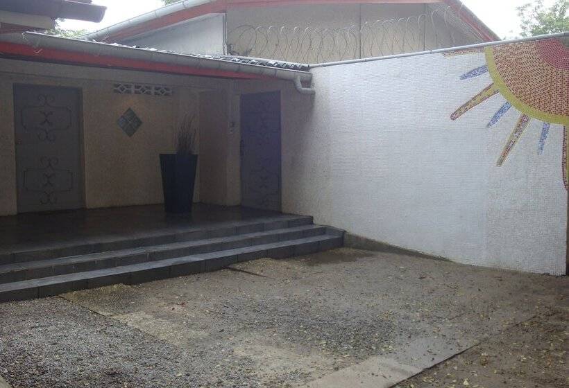 پانسیون Ernaa Chambres D'hotes