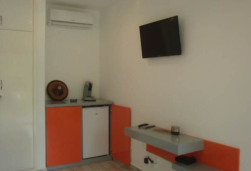 پانسیون Ernaa Chambres D'hotes