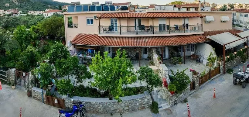 Polykratis Rooms