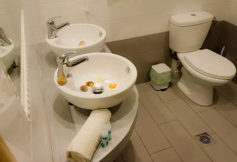Polykratis Rooms