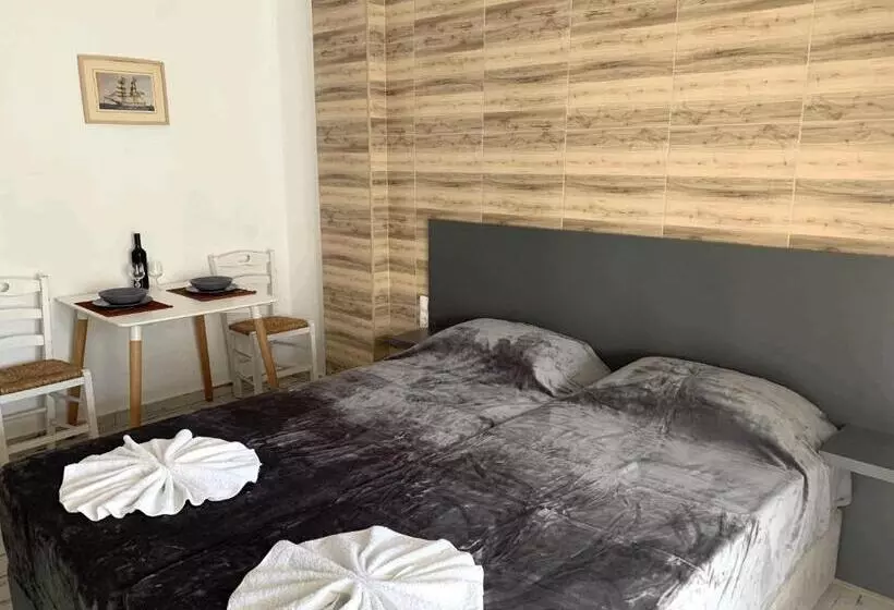 Polykratis Rooms