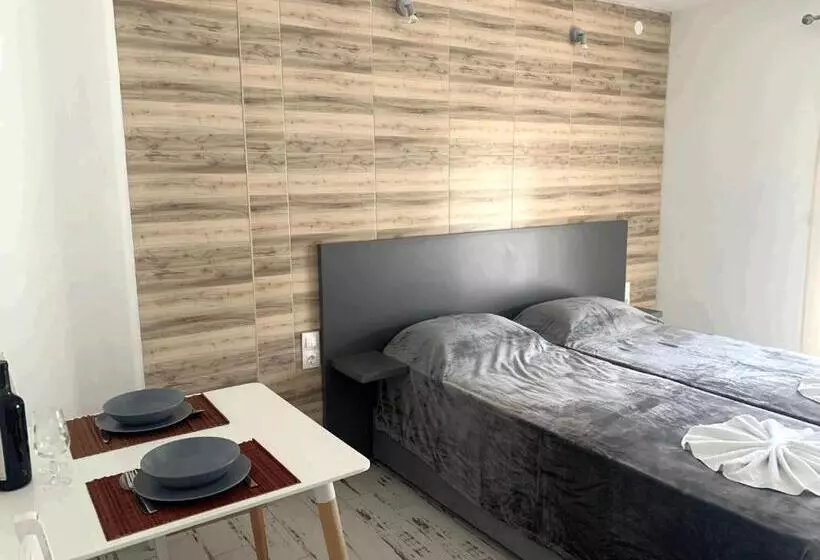 Polykratis Rooms
