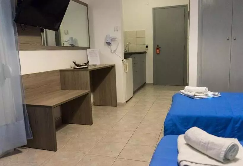 Polykratis Rooms