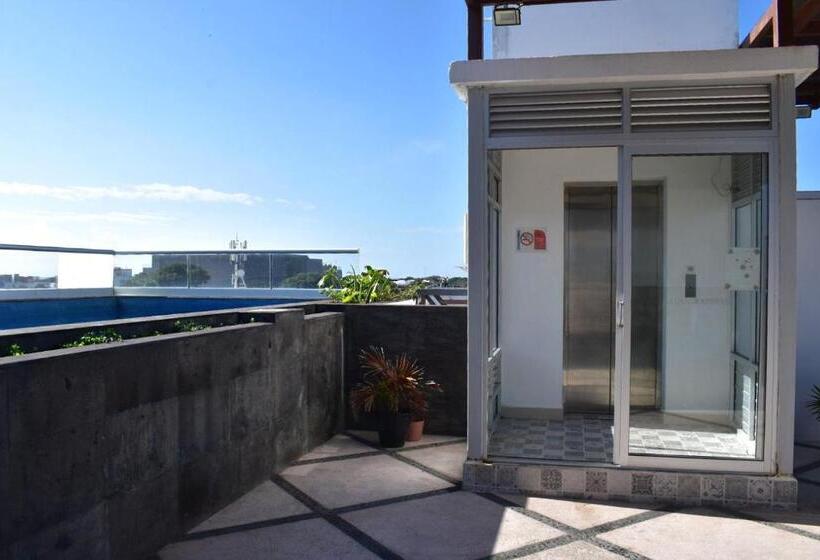 Attraction Hotel Deluxe