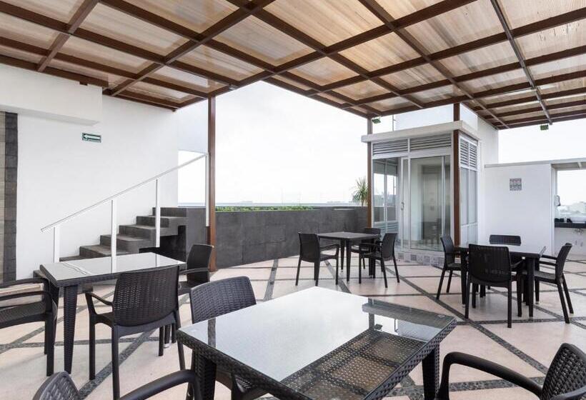 Attraction Hotel Deluxe