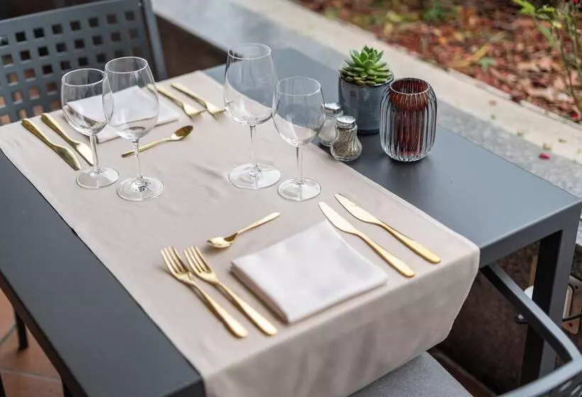 Easy Stay By Hotel La Perla