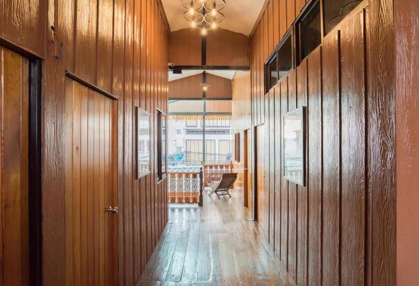 Home Mali Hostel At Hua Lumpong