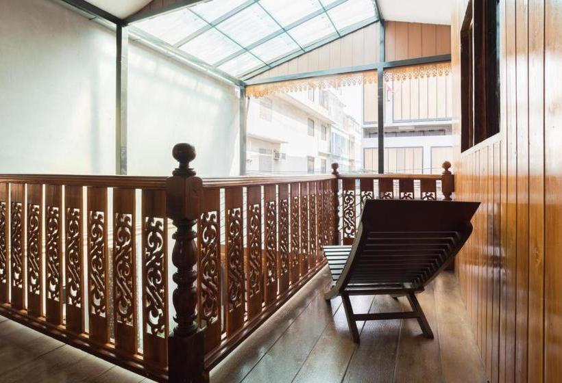 Home Mali Hostel At Hua Lumpong