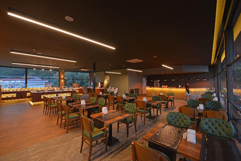 Отель Belcekum Beach