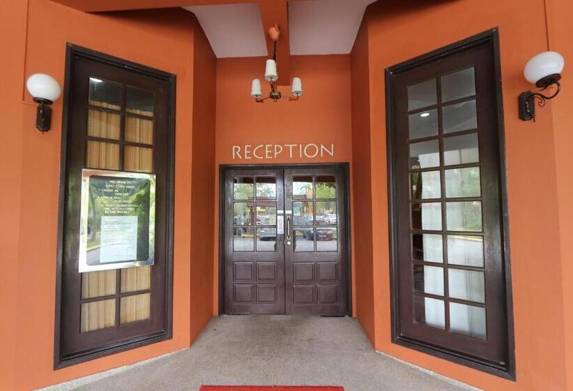 فندق Bukit Merah Laketown Resort