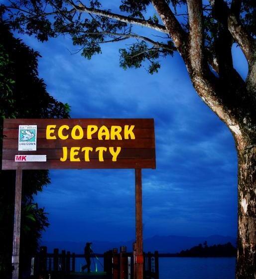 فندق Bukit Merah Laketown Resort