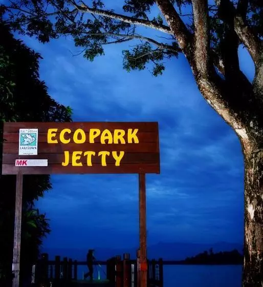 ホテル Bukit Merah Laketown Resort