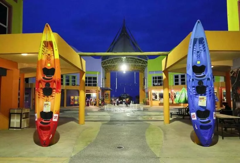 ホテル Bukit Merah Laketown Resort