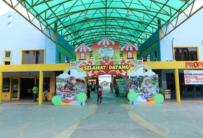 ホテル Bukit Merah Laketown Resort