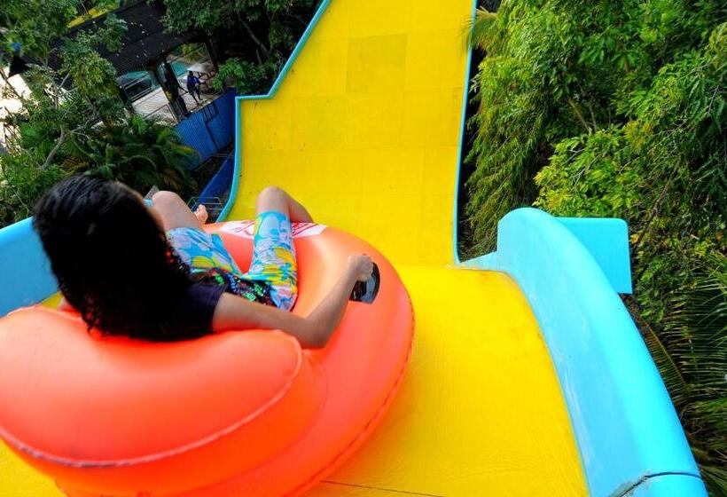 فندق Bukit Merah Laketown Resort