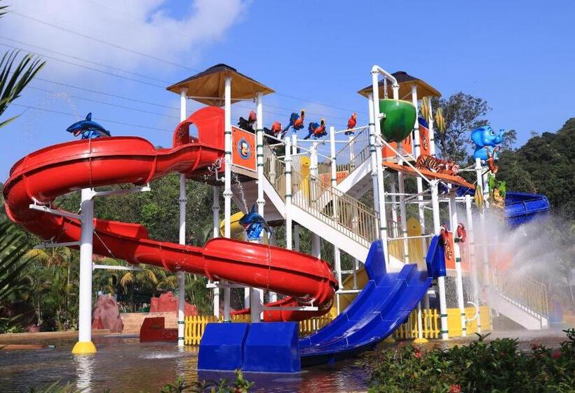 فندق Bukit Merah Laketown Resort