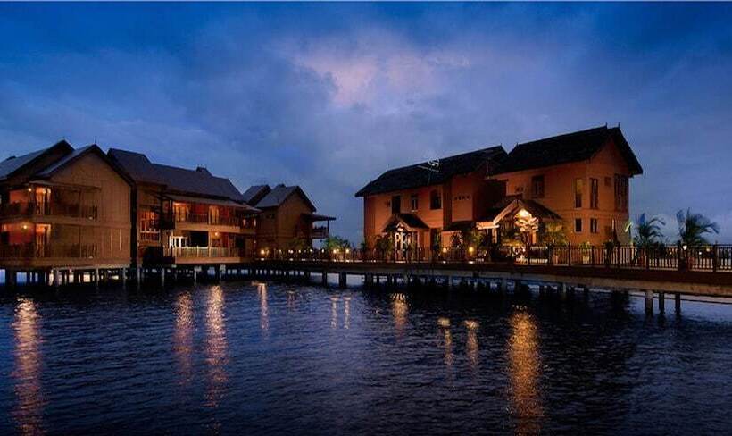 فندق Bukit Merah Laketown Resort