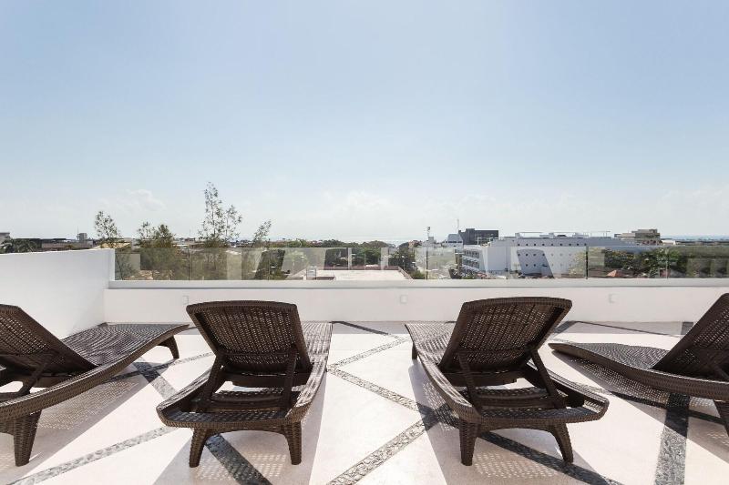 Attraction Hotel Deluxe