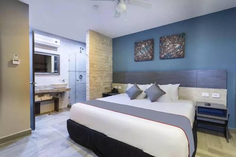 Attraction Hotel Deluxe