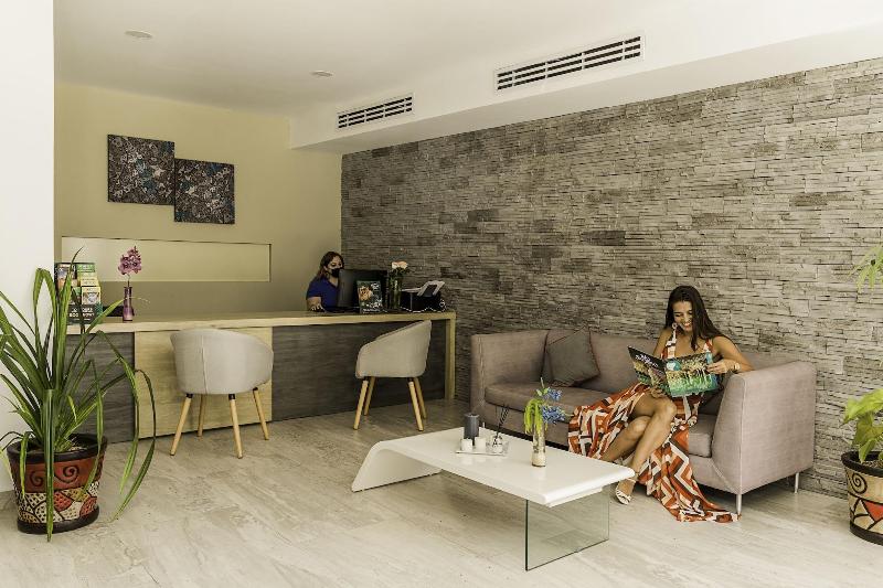 Attraction Hotel Deluxe