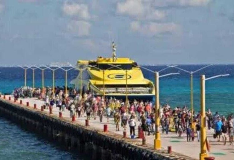 Attraction Hotel Deluxe