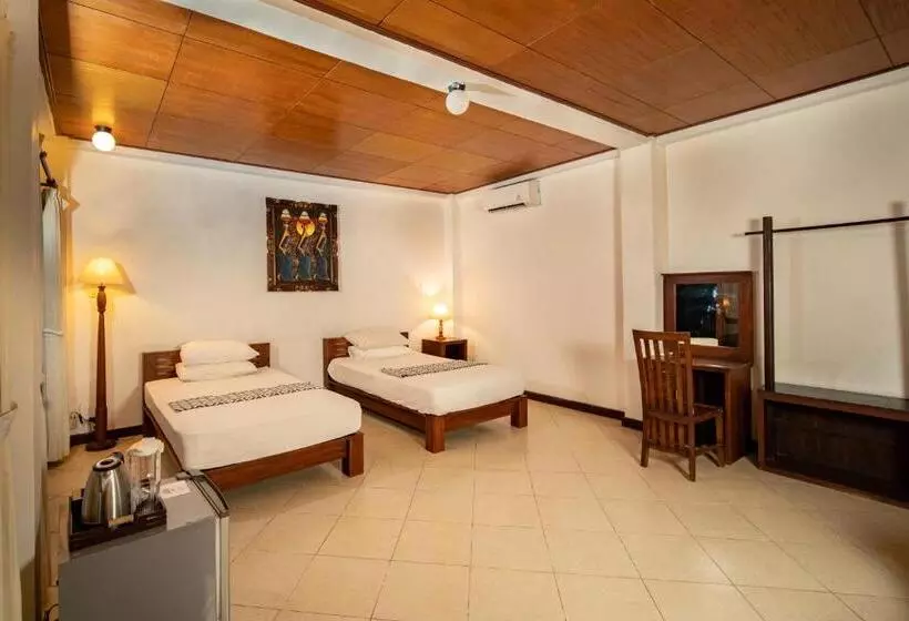 Hotelli Lembongan Reef