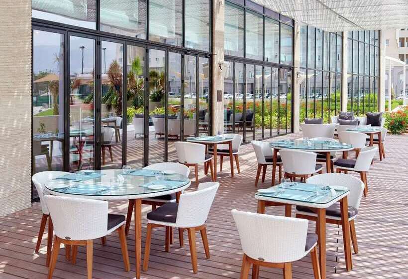 هتل Hilton Garden Inn Muscat Al Khuwair