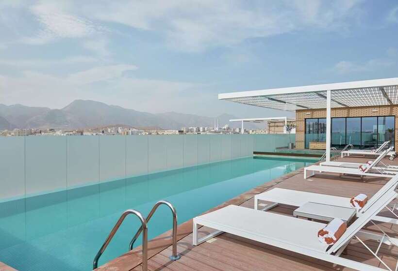 هتل Hilton Garden Inn Muscat Al Khuwair