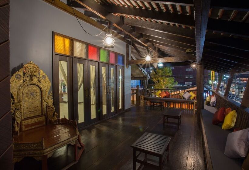 בית מלון כפרי Nightbazaar Inn